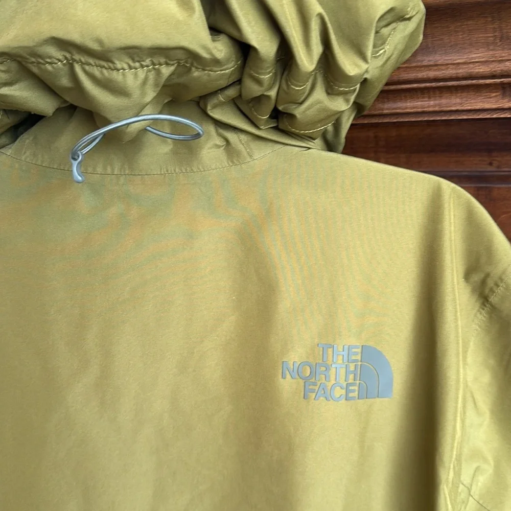 THE NORTH FACE Men's CLEMENT TRICLIMATE Jacket Green/Gray SMALL 2 coats in 1